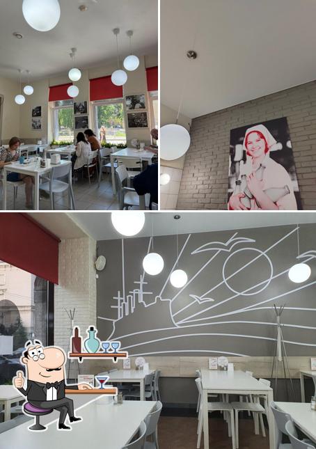 Посмотрите на внутренний интерьер "Пельменная № 1"