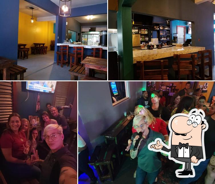 2 Palitos Bar & Grill