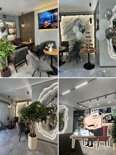 Забронируйте столик в "Mary’s"