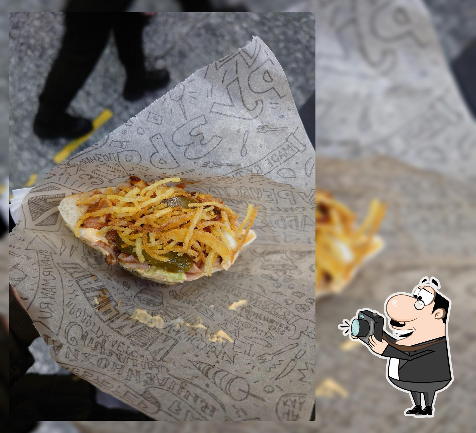 Шаурмен в МЕГА "Белая Дача"