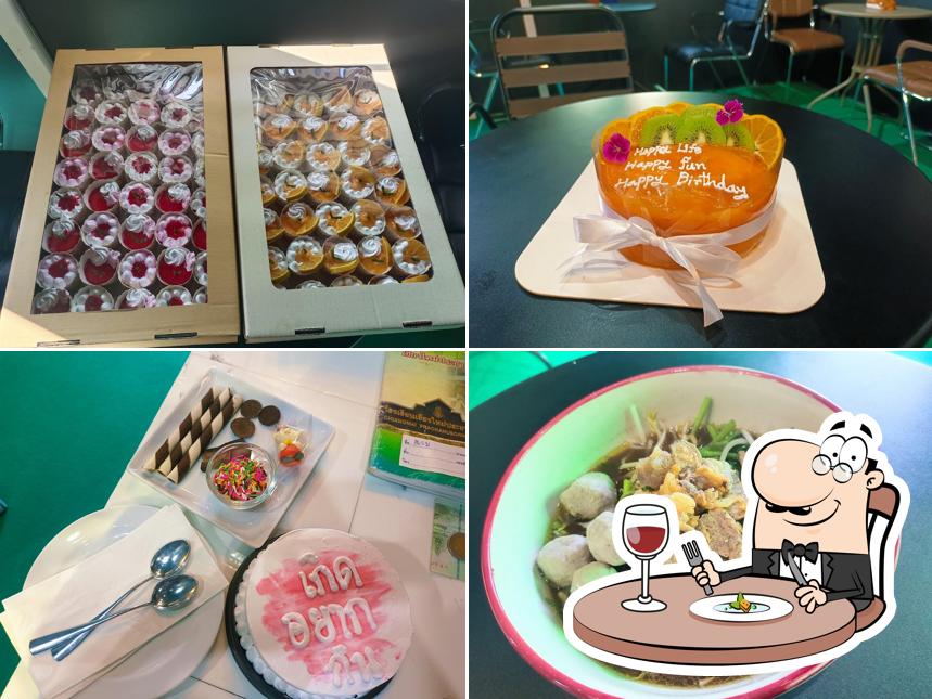 N^2 Cafe & Bakery (เอ็นกำลังสอง คาเฟ่ แอนด์ เบเกอรี่)