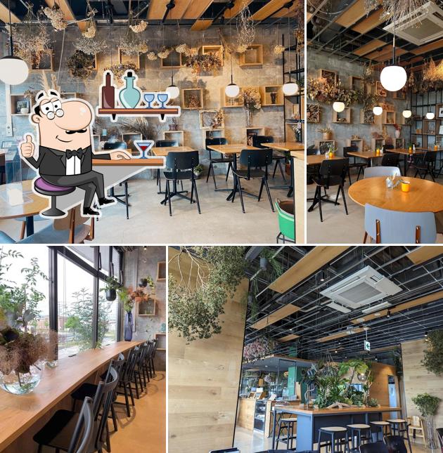 34 FLOWER & CAFE