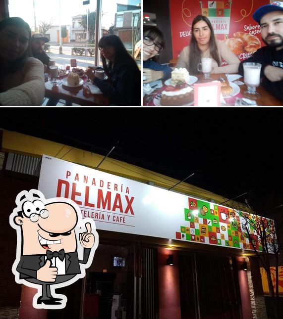 Panaderia DELMAX -pastelería y café-