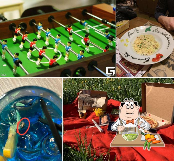 Салат из морских водорослей в "Миндале"