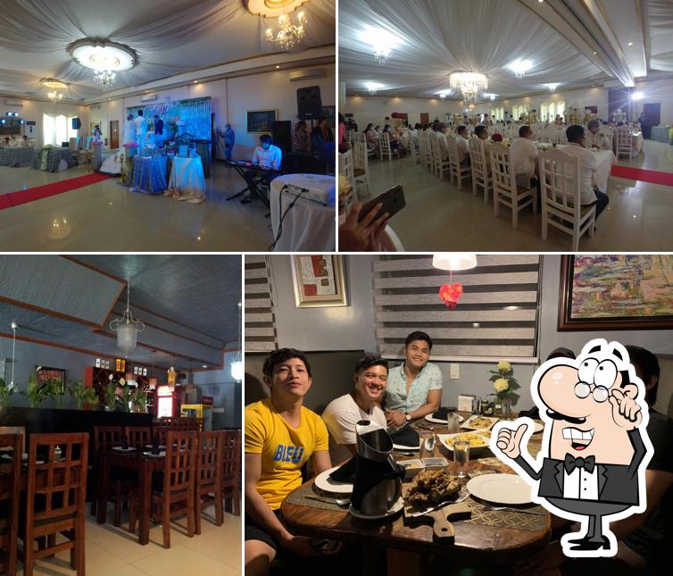Roz and Angelique's Cafe