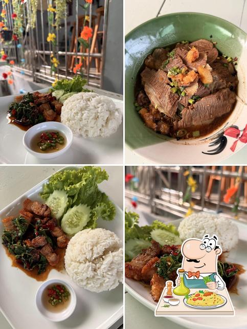 ย่าทิพย์ก๋วยเตี๋ยวเรือ 20 บาท