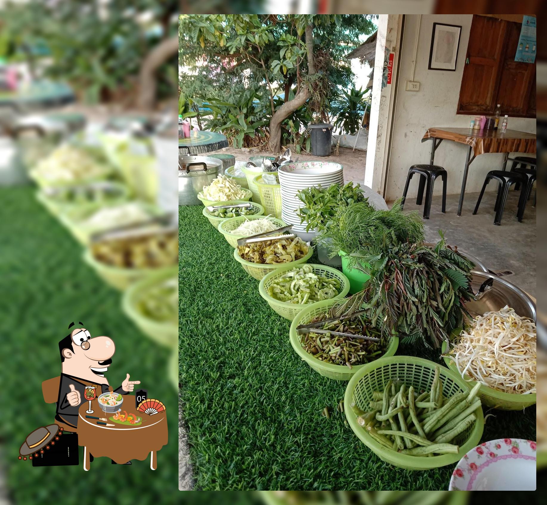 ไก่จ๋าขนมจีน สาขา4ช่องจอม