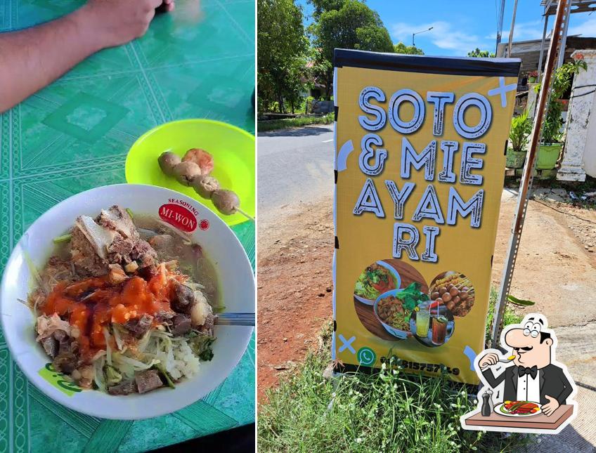 SOTO DAN MIE AYAM RI
