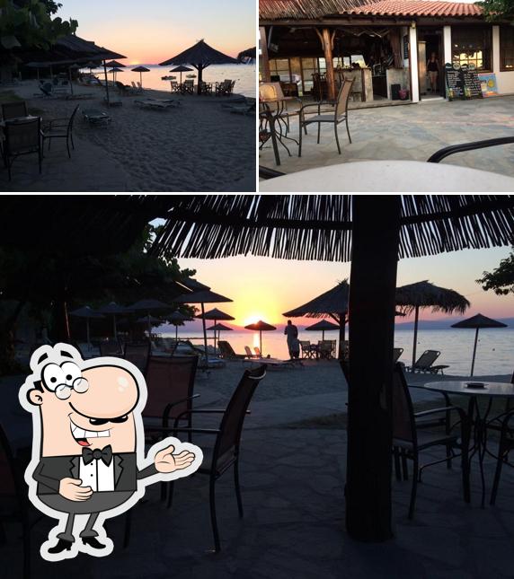 Mitropolis Beach Bar