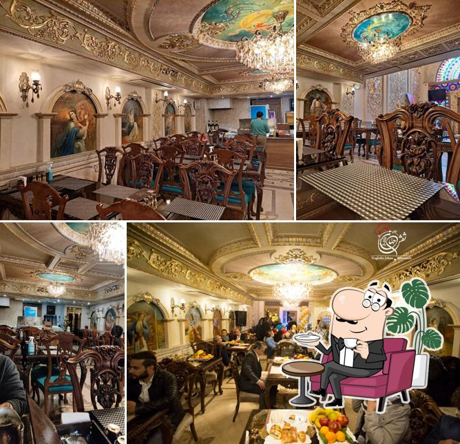 Naghshe jahan restaurant