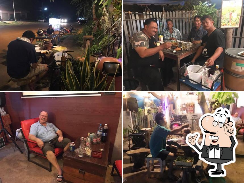 จิ้มจุ่มหม่อดิ๋น by Uncle bar