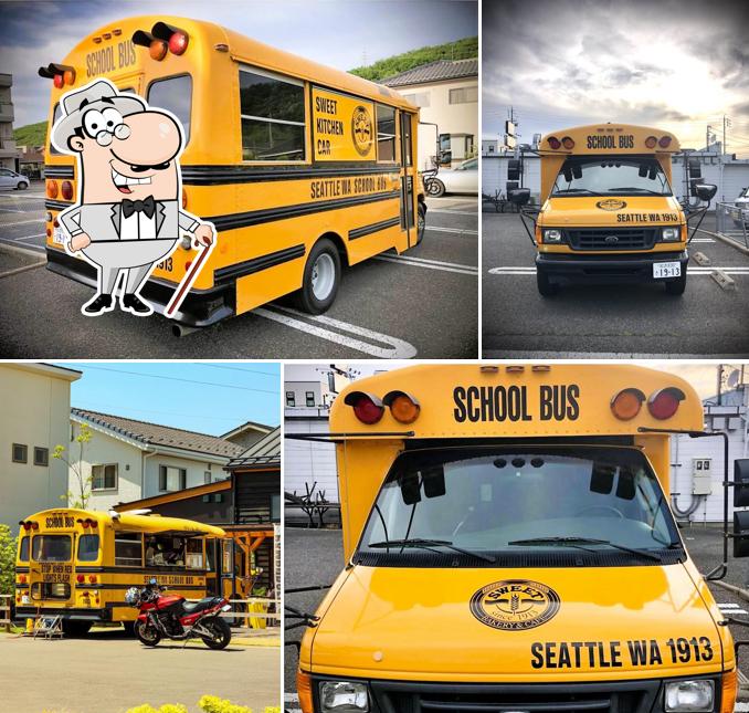 YELLOW BUS CHARLIE