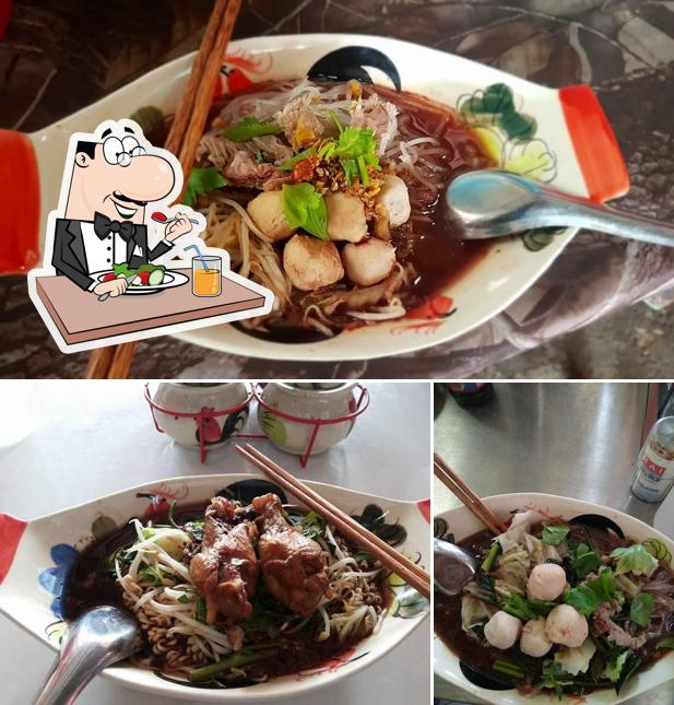ร้านก๋วยเตี๋ยวแม่เพ็ญท่าก๊อพลับพลาซอย3