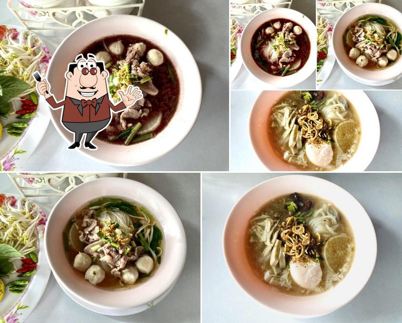 ก๋วยเตี๋ยวย้อนยุค&ก๋วยจั๊บญวนอุบลฯ
