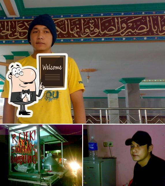 Rezeky siomay bandung.