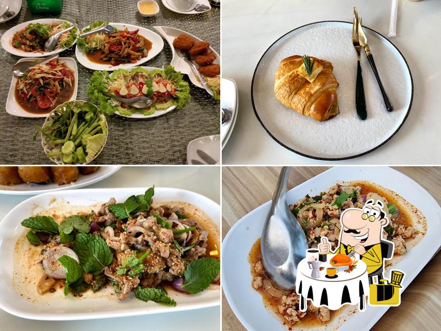 Mong Moon Restaurant, Live Music & Riverview