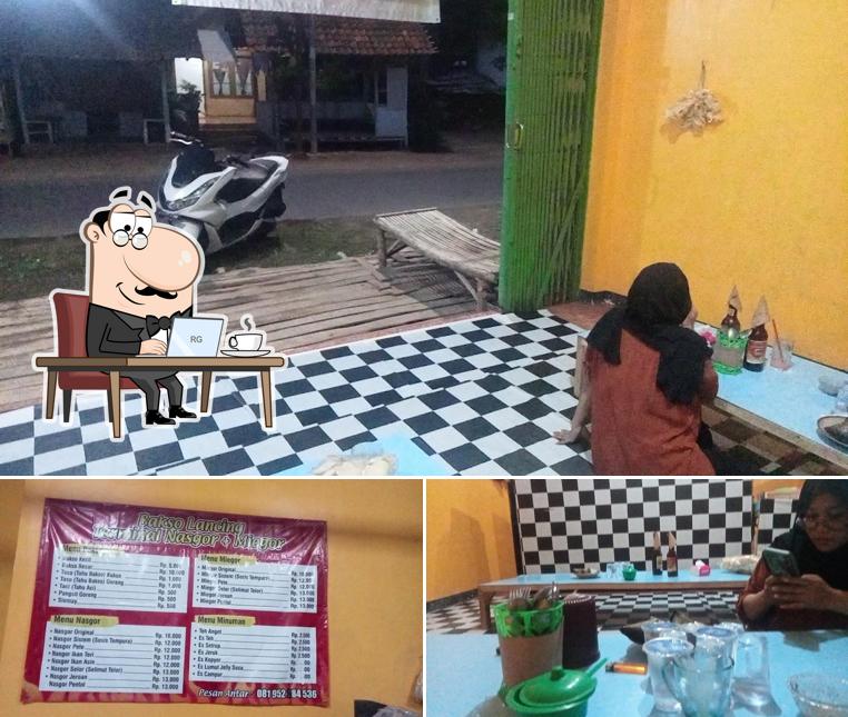 Bakso lancing terminal nasgor dan miegor