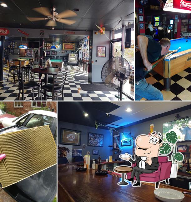 Charlie's Sports Bar