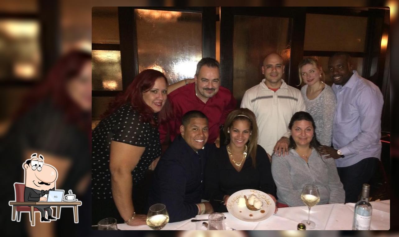 Reds Steakhouse & Tavern