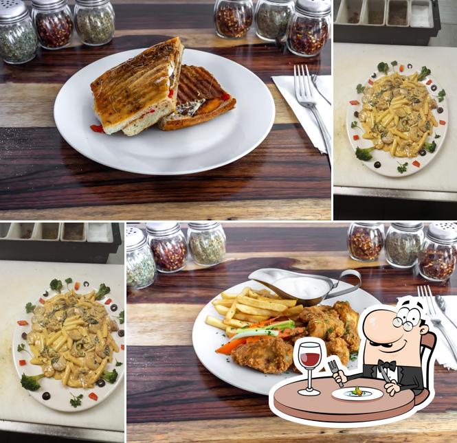 Sibora's Pizza and Mediterranean Grill (Lincoln Park)