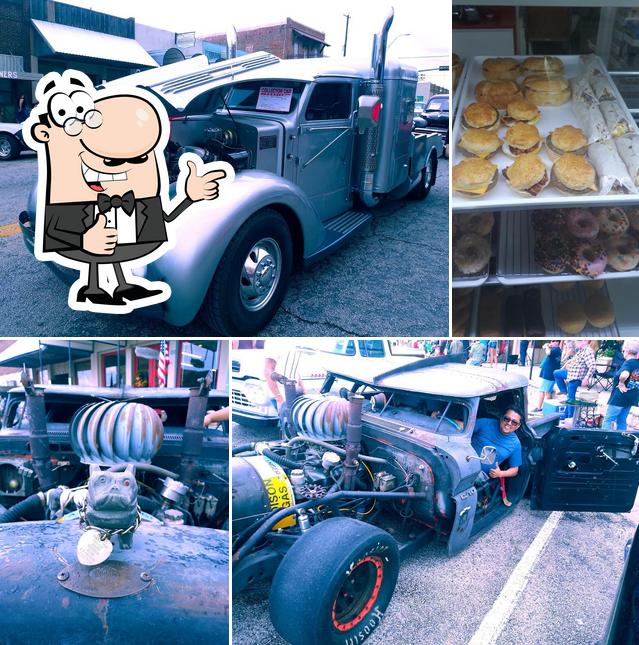Deleon Donuts