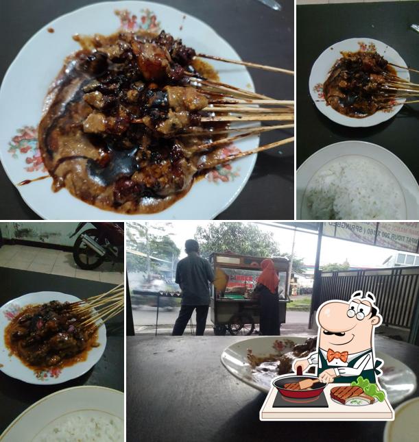 Sate Pak Nur Amin