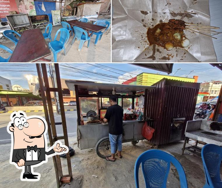 Sate ayam adoen abbas