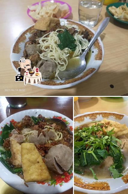 Mie ayam bakso " Solo"