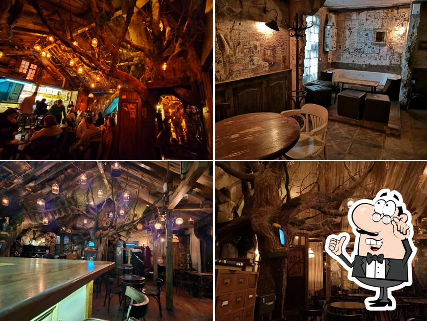 Посмотрите на внутренний интерьер "Дома, в Котором Pub"