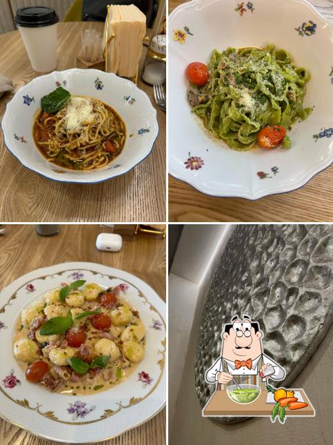 Салат из морских водорослей в "Avanti"