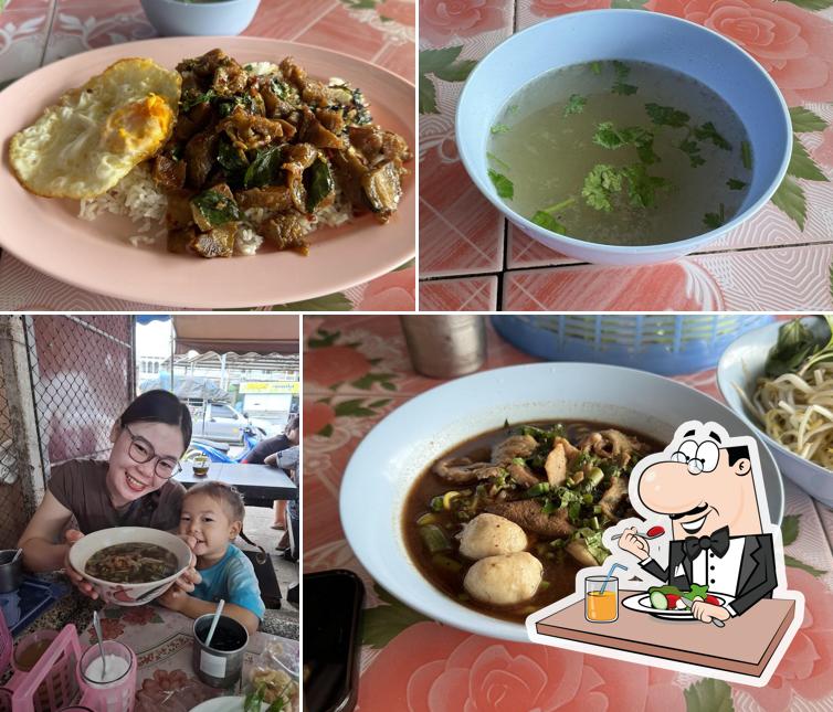 ร้านเหมี่ยวก๋วยเตี๋ยวเรือ