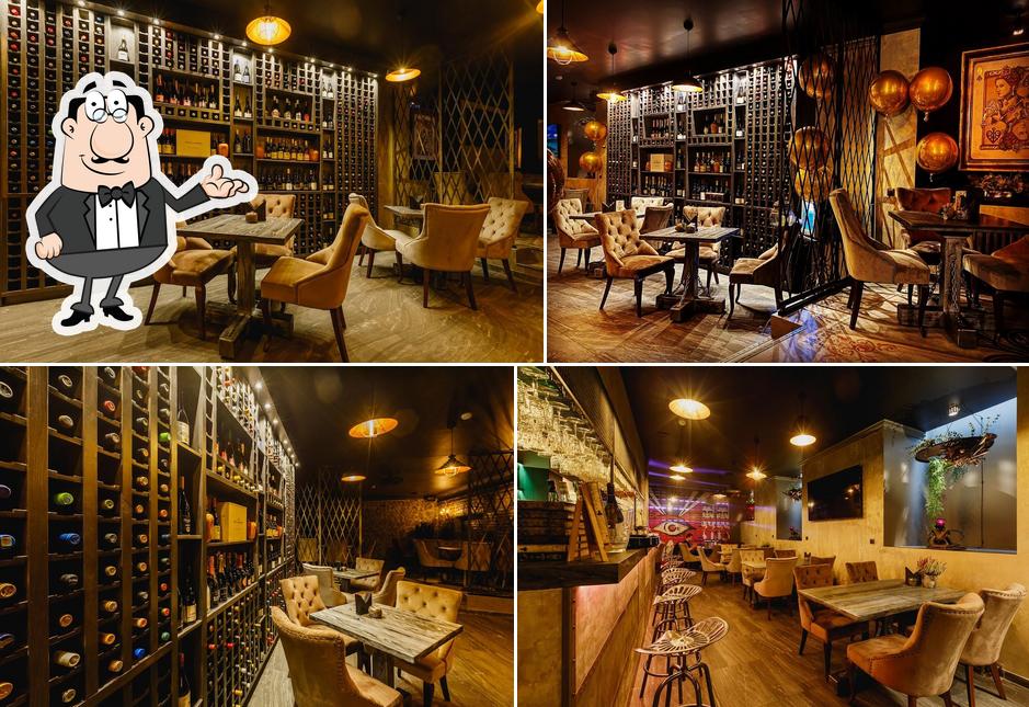 8 Lounge Cocktail bar & Restaurant