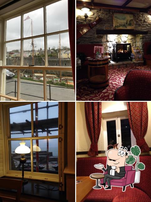 Pier House Hotel, Charlestown