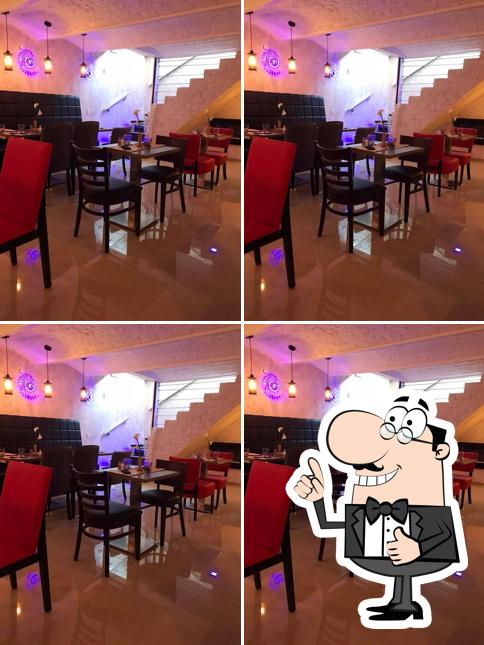 L’Astrance Restaurant