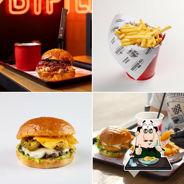 Сэндвич с рваной свининой в "Топ Бургерс"