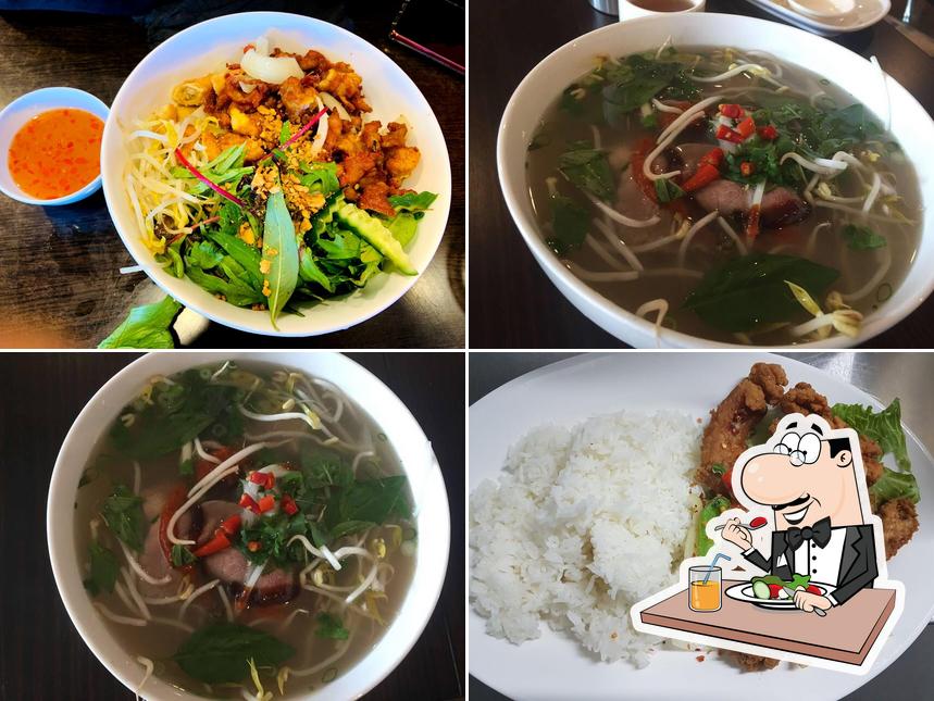 Eight Bowls Pho