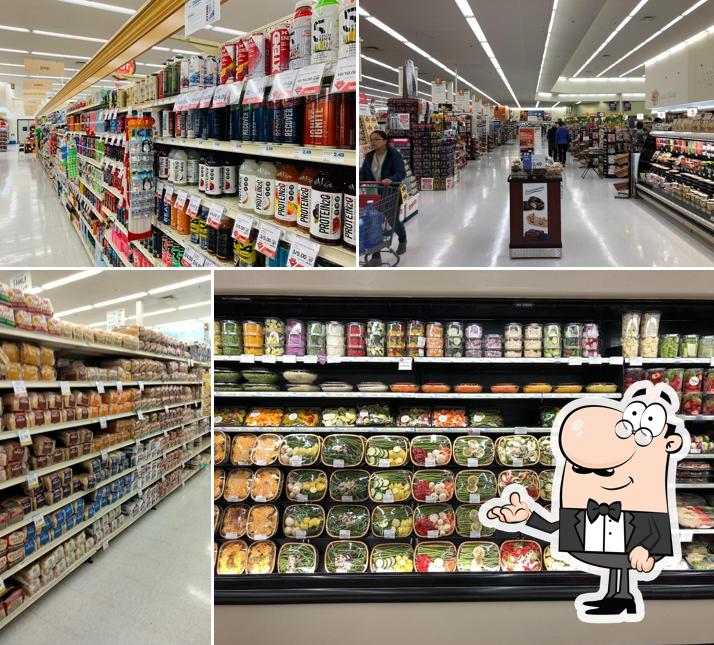 Hy-Vee Grocery Store