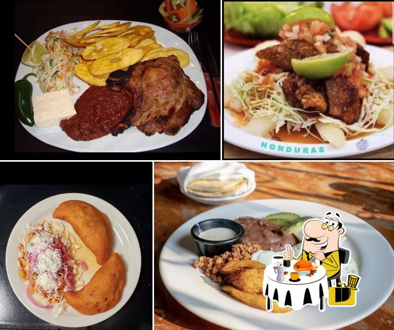 Antojitos Hondureños La Tía