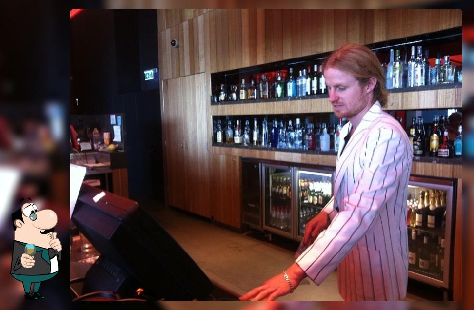Set Cafe and Bar