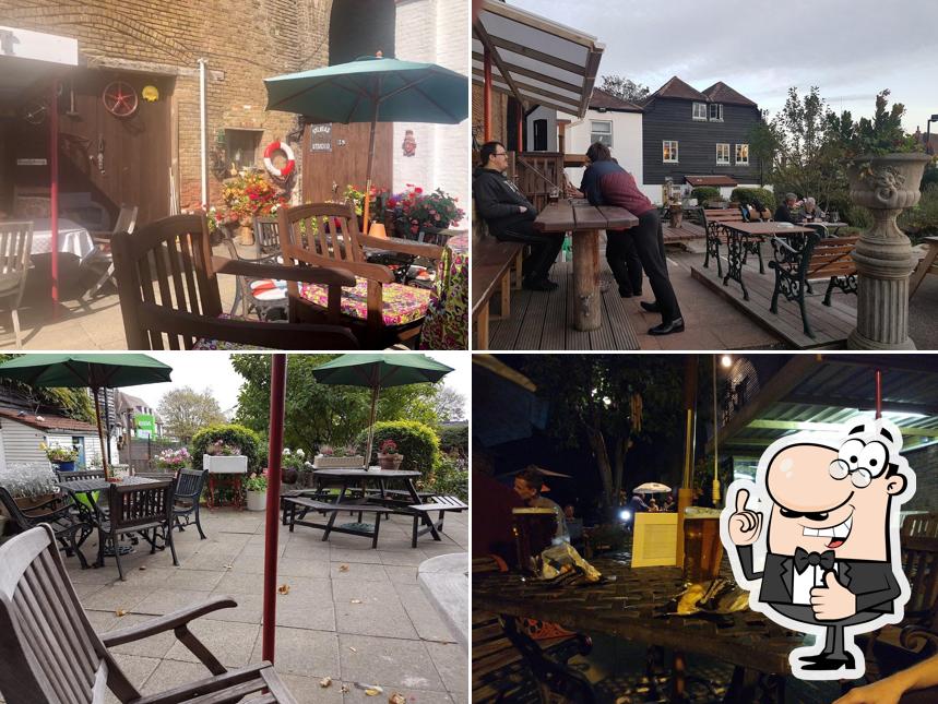 10:50 From Victoria Micropub