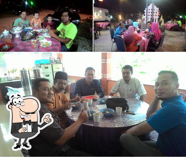 Warong Dalam Taman RnR Rehat dan Rasa