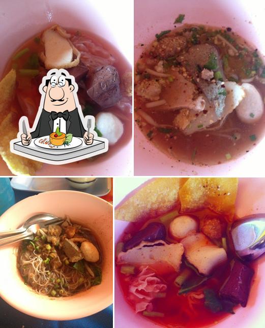 ก๋วยเตี๋ยวเรือรุ่งรัตน์ รังสิต คลอง 2