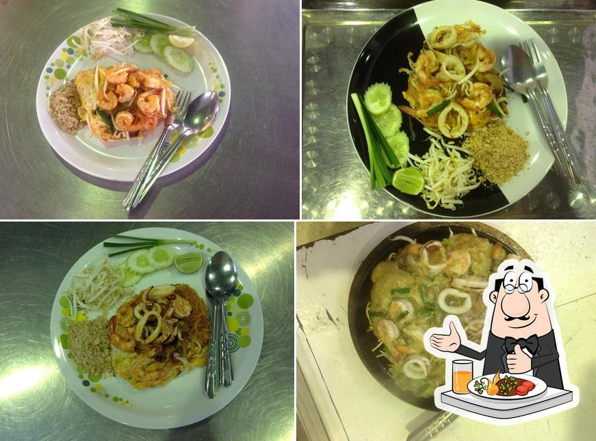 ผัดไทยตายายตลาดร้อยเสา