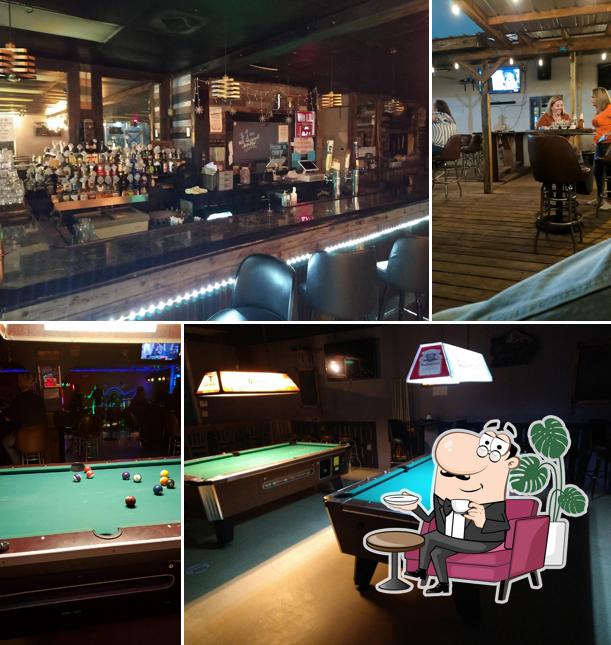 HWY 67 Roadhouse Bar and Grill