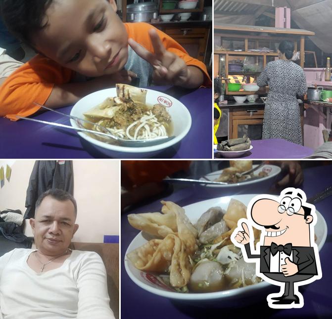 BAKSO MALANG Pak Pink