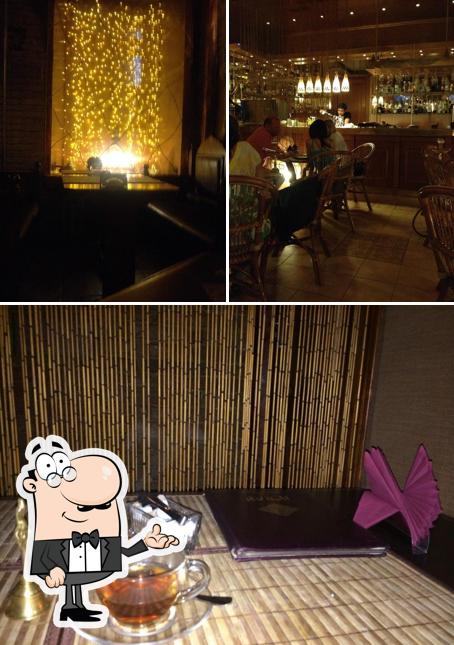 Посмотрите на внутренний интерьер "Рубаей"