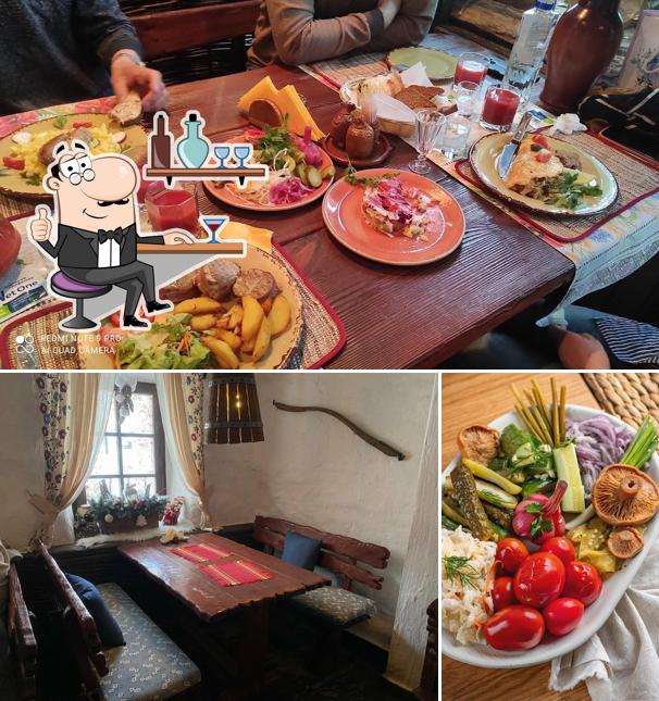 Посмотрите на внутренний интерьер "Корчмы Гопак"