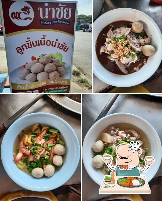 ร้านบะหมี่เกี๊ยวนำชัย ตลาดอินทร์