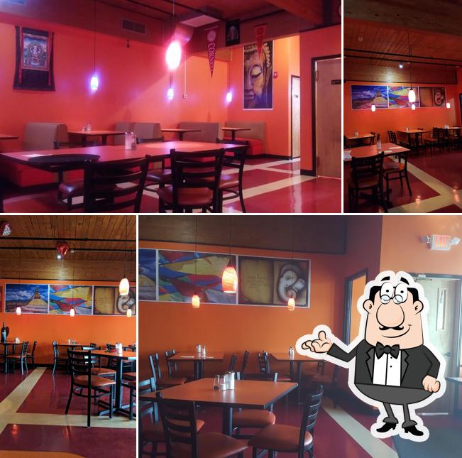 B-Hat's Curry House