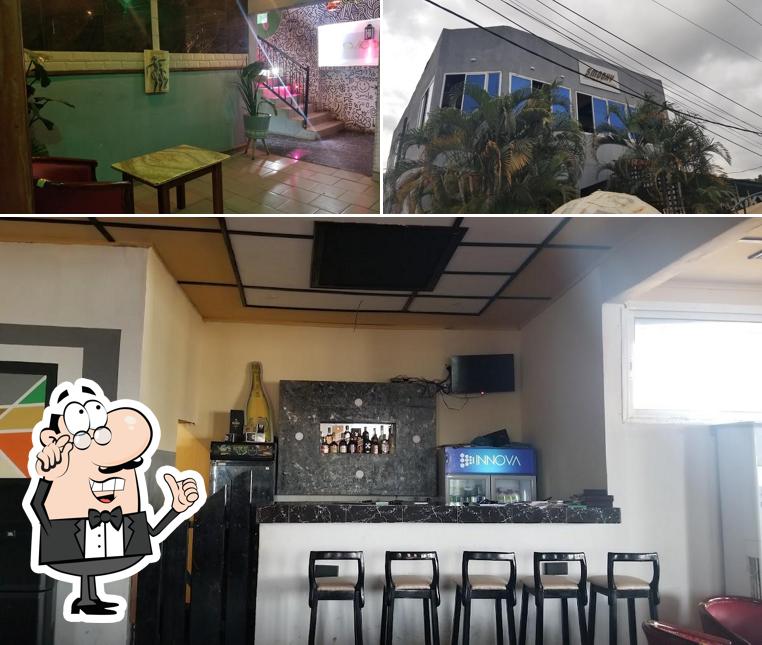 Smooky Restaurant-Lounge